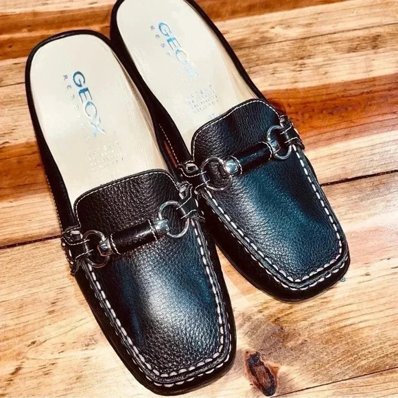 Geox Shoes - Geox Respira like new, horse bit slide on waterproof leather loafers, black
